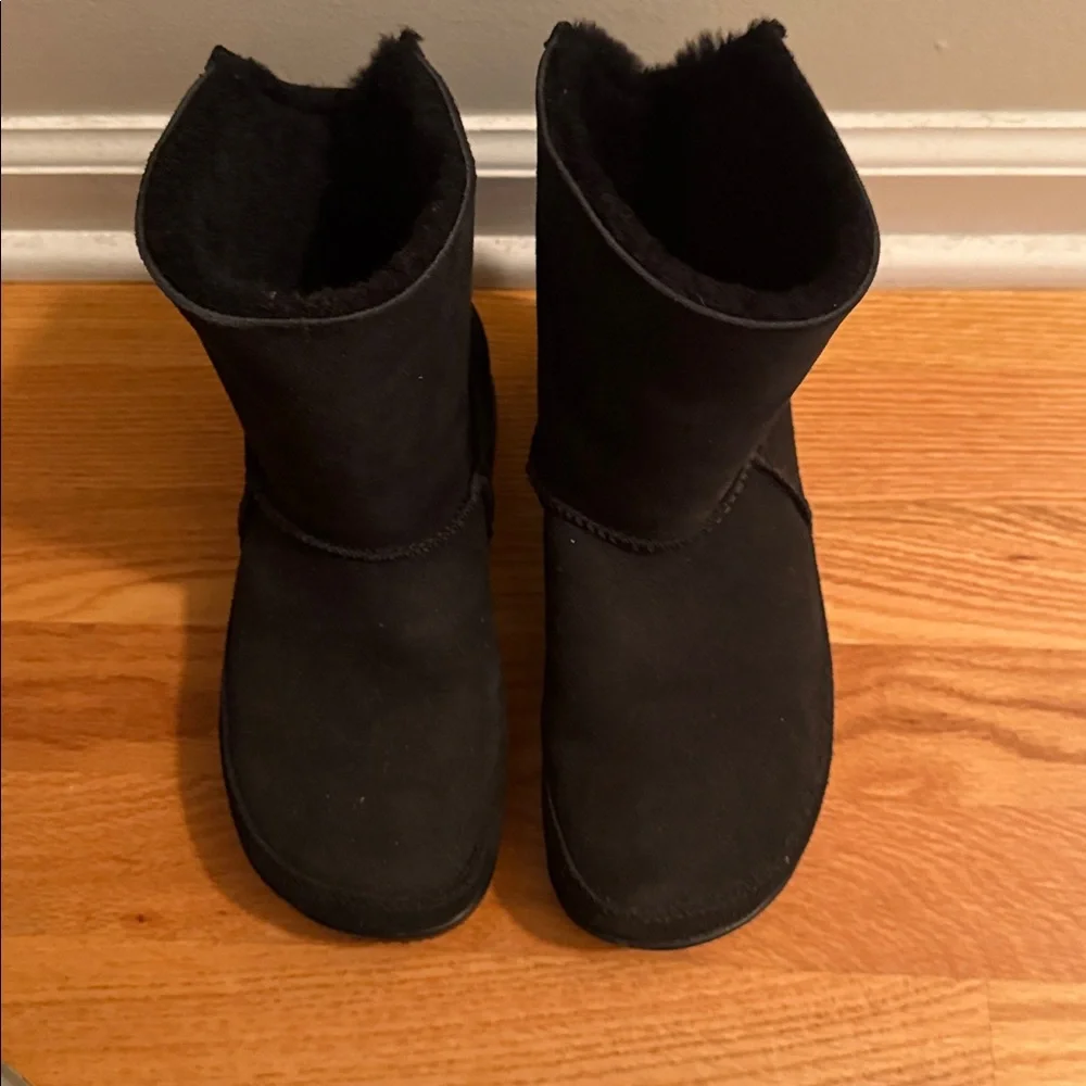 Fitflop  double face shearling boots sz 6
